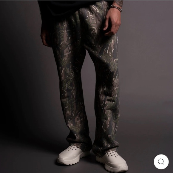 DARC SPORT X WISH YOU WERE HERE “DUAL BIGELOW” CAMO SWEATPANTS - Picture 3 of 9